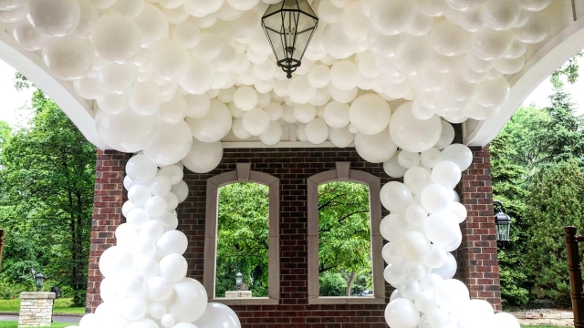 7 Spectacular Balloon Decor Ideas That Will Light Up Your Party
